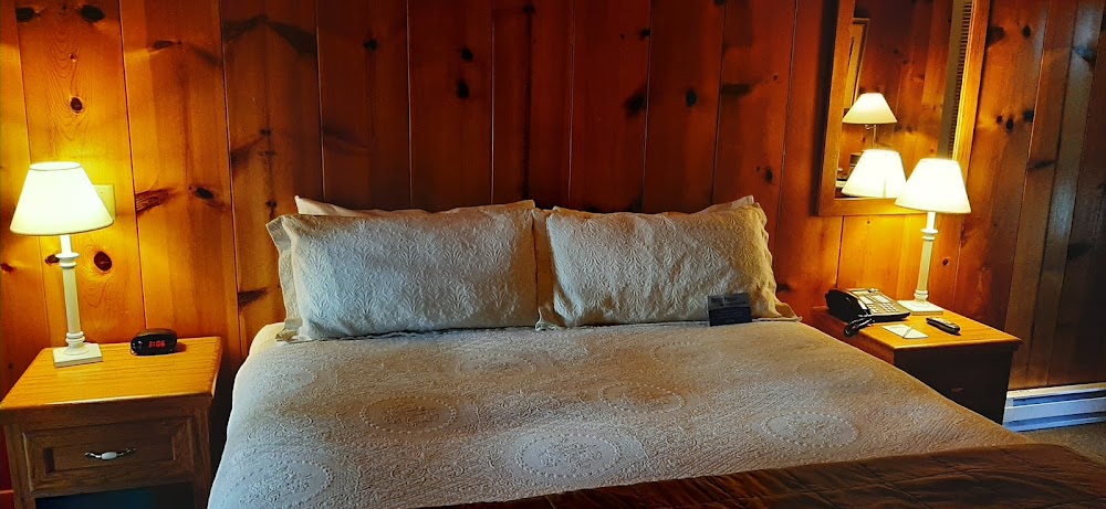 Los Laureles Lodge